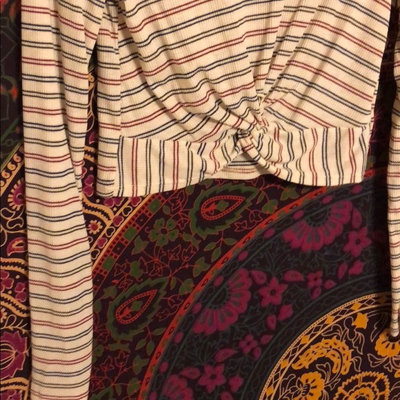 Long-sleeved Cropped Ribbed Tee - Picture 2 of 2